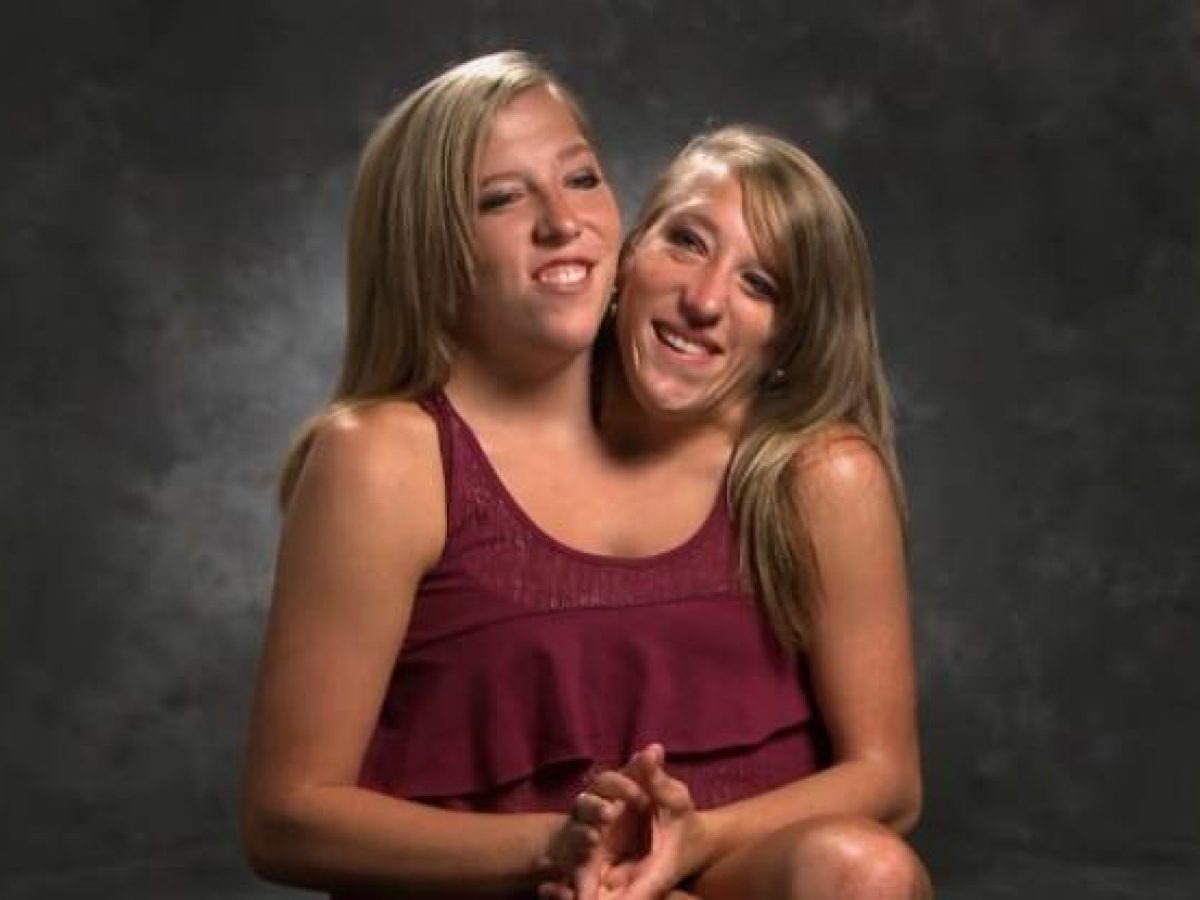 abby and brittany hensel age abby and brittany hensel age