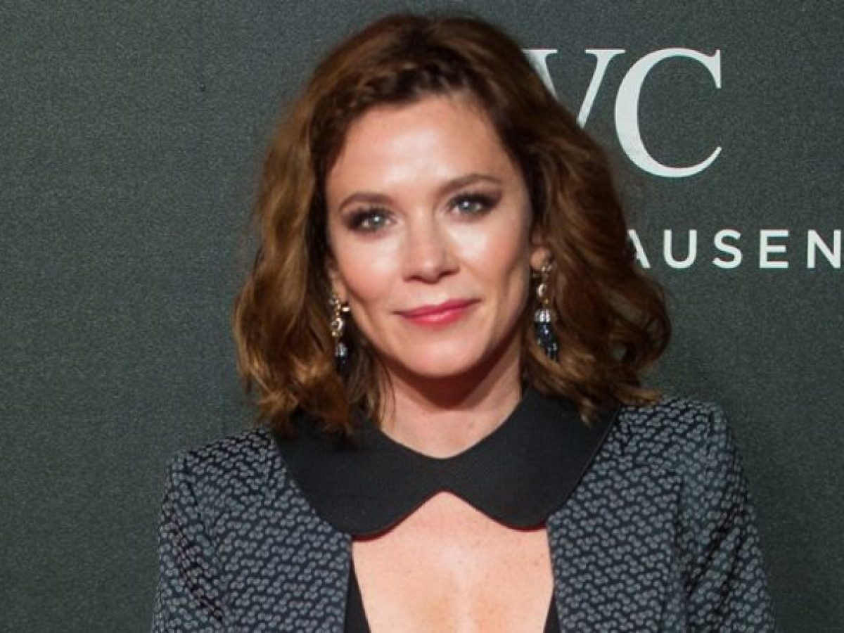 Anna Friel Biography Husband Or Partner Is She Lesbian Networth Height Salary