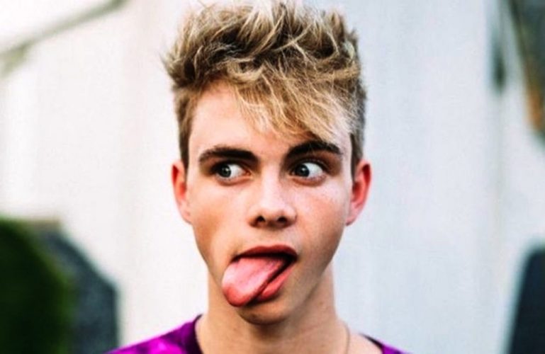 Corbyn Besson Biography, Age, Height And Family Life Of The Musical ...