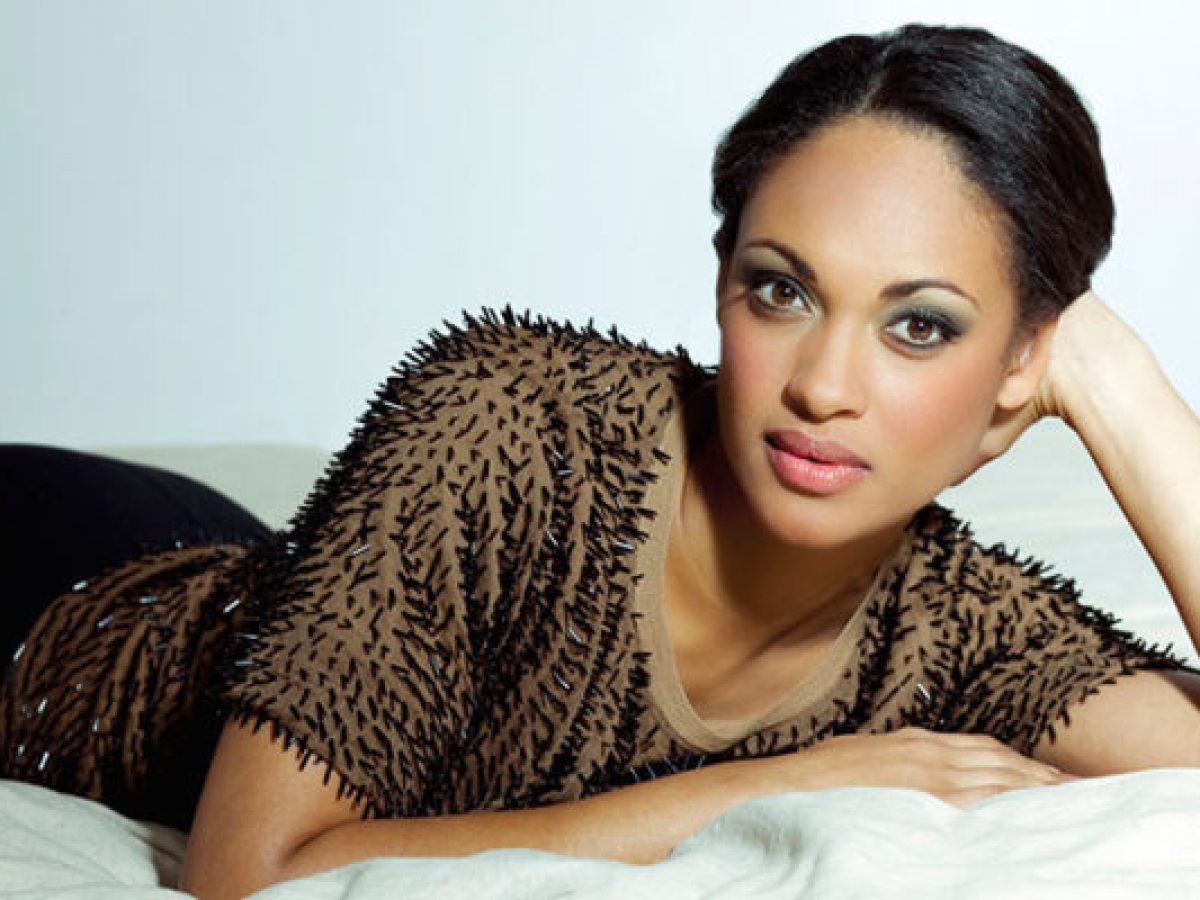 Cynthia Addai Robinson Bio Husband Parents Family Height Weight Networth Height Salary