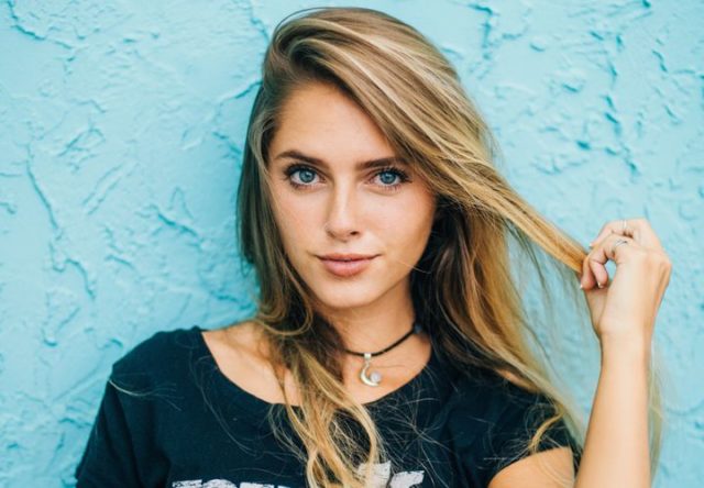 Emily Zeck Biography – 5 Quick Facts You Need To Know - Networth Height