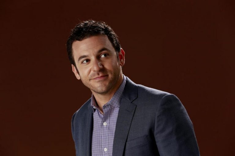 Fred Savage Married, Wife, Kids, Brother, Family, Height, Is He Gay ... image