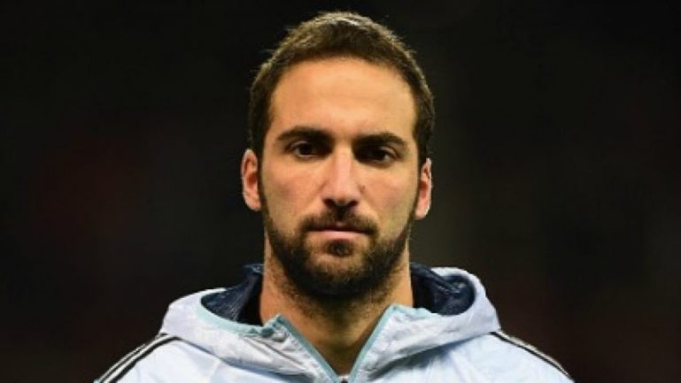 Gonzalo Higuain Wife, Brother, Girlfriend, Age, Teeth, Height, Weight ...