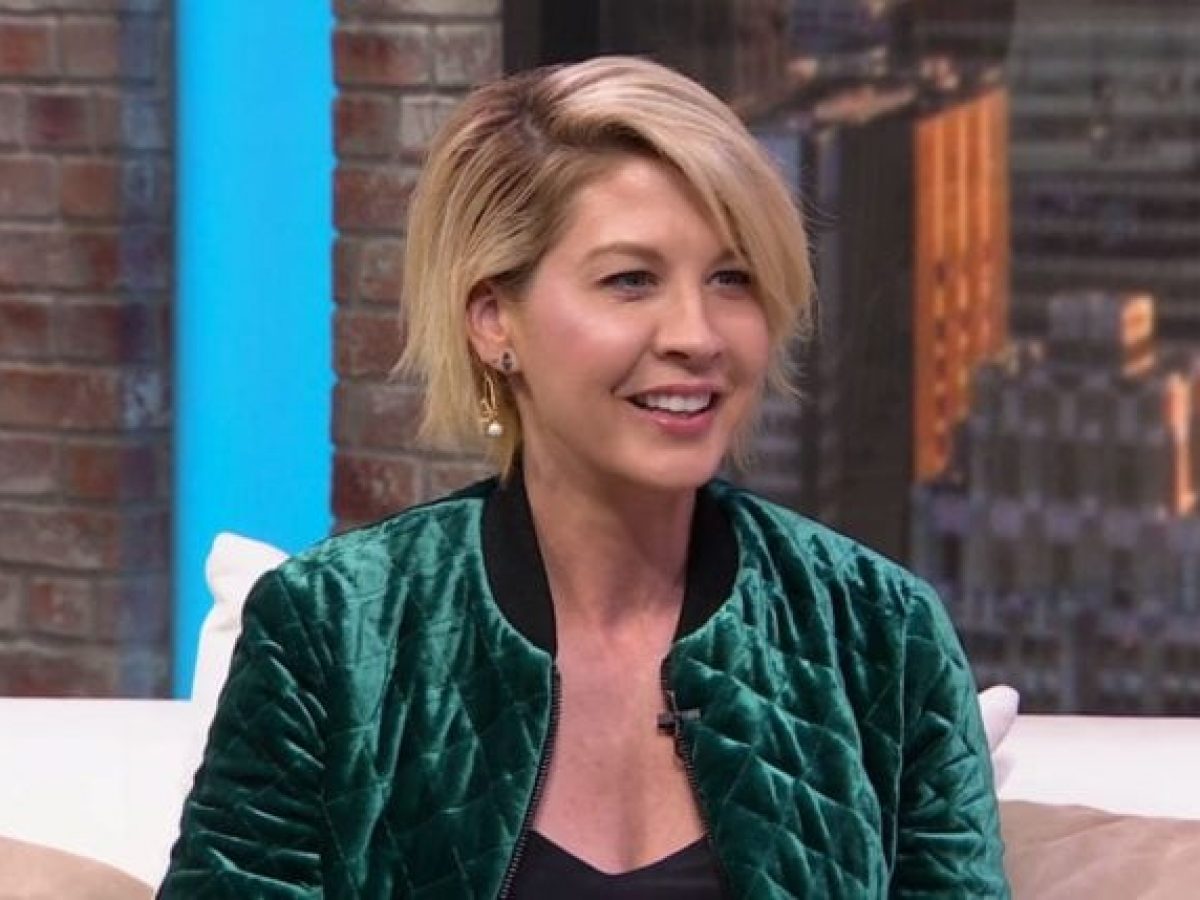 Jenna Elfman Husband Age Net Worth Height And Body Measurements Networth Height Salary