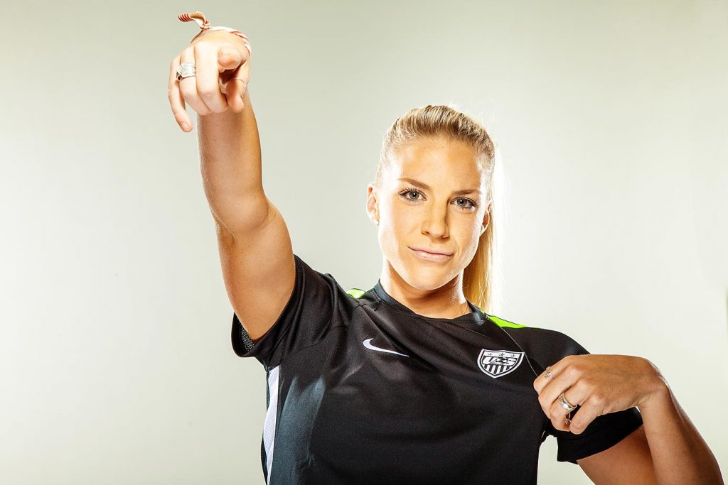 julie-johnston-with-zach-ertz-bio-body-husband-salary-boyfriend