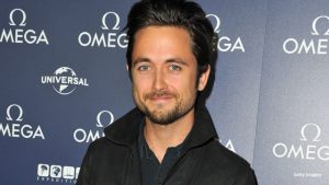 Justin Chatwin – Bio, Married, Wife, Height, Girlfriend, Net Worth, Gay ...