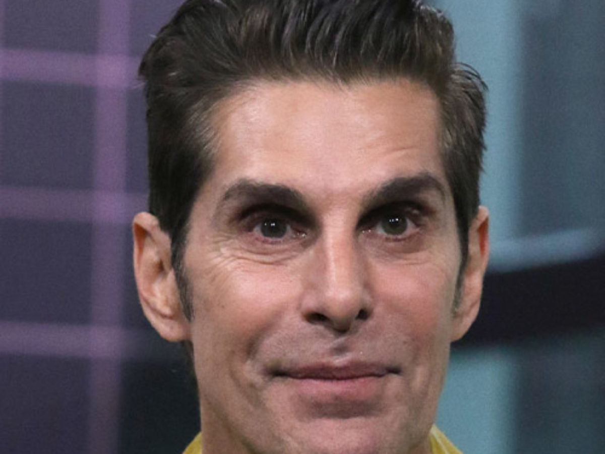 Who Is Perry Farrell S Wife Is He Gay And Does He Have Children Networth Height Salary