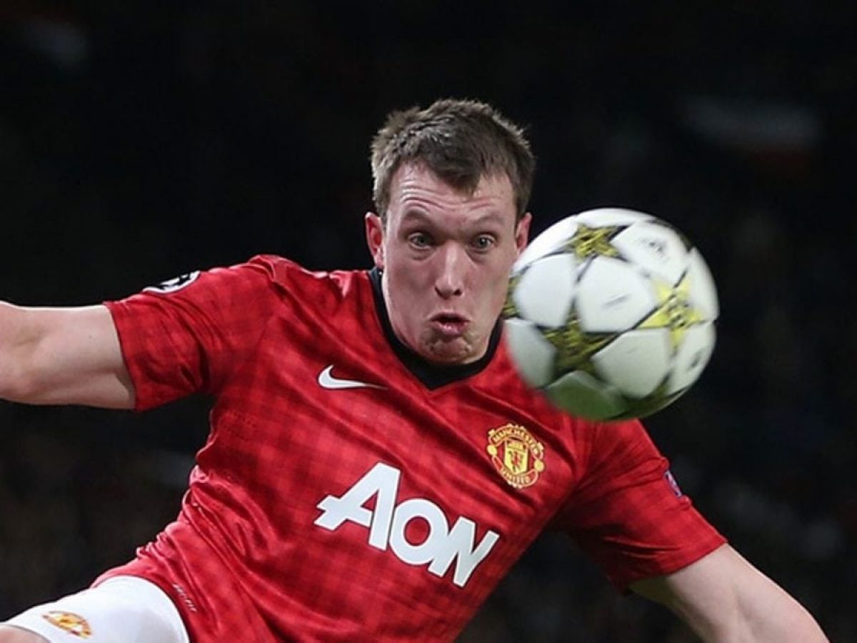 phil jones wife girlfriend height weight body stats biography networth height salary phil jones wife girlfriend height weight body stats biography networth height salary