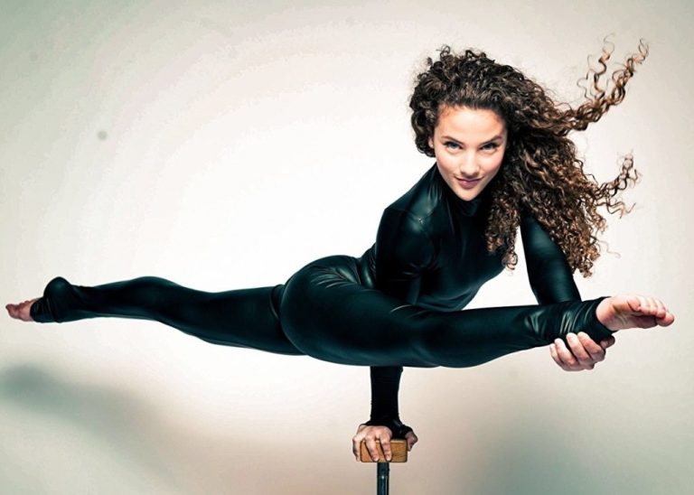 Sofie Dossi Bio, Age, Height, Brother, Does She Have A Boyfriend ...