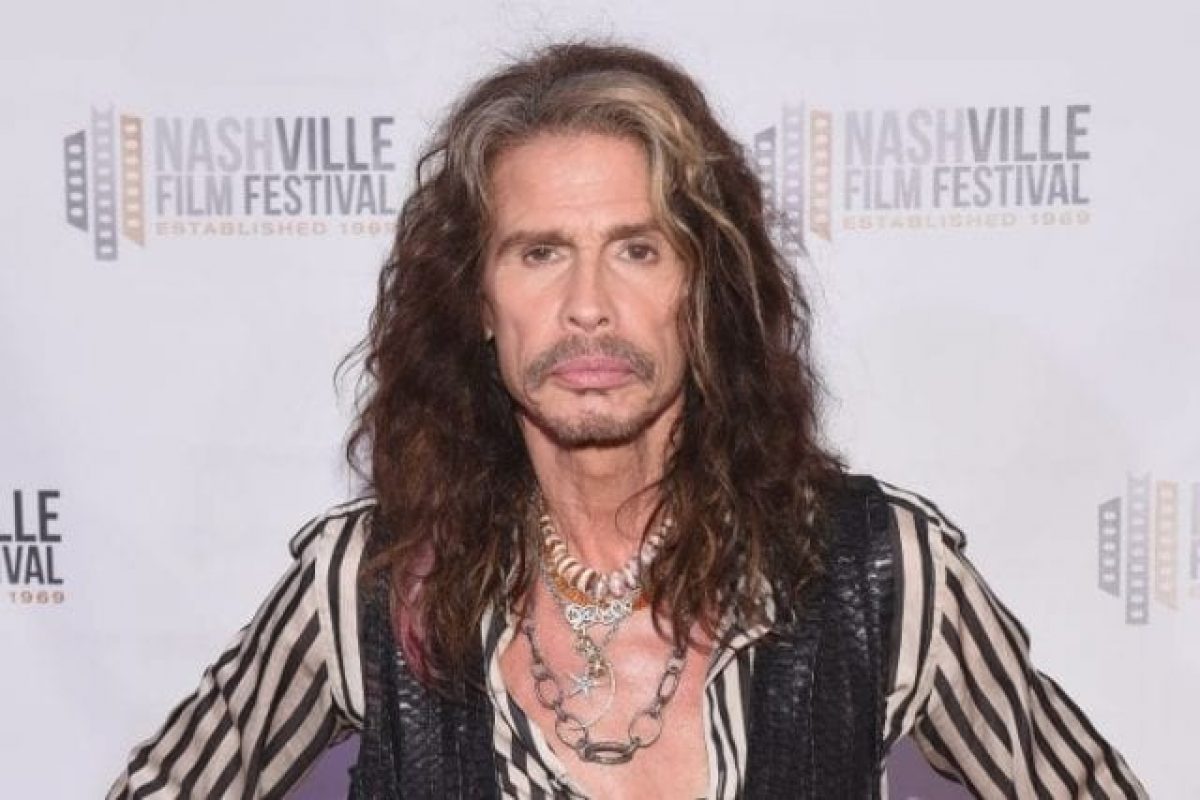 Steven Tyler Wiki Net Worth Daughters Wife Or Girlfriend Is He Gay Networth Height Salary