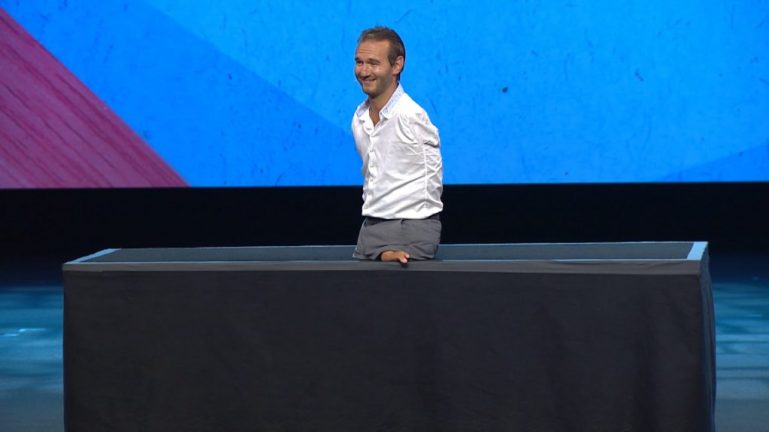 Who Are Nick Vujicic’s Family? Meet His Wife and Kids - Networth Height
