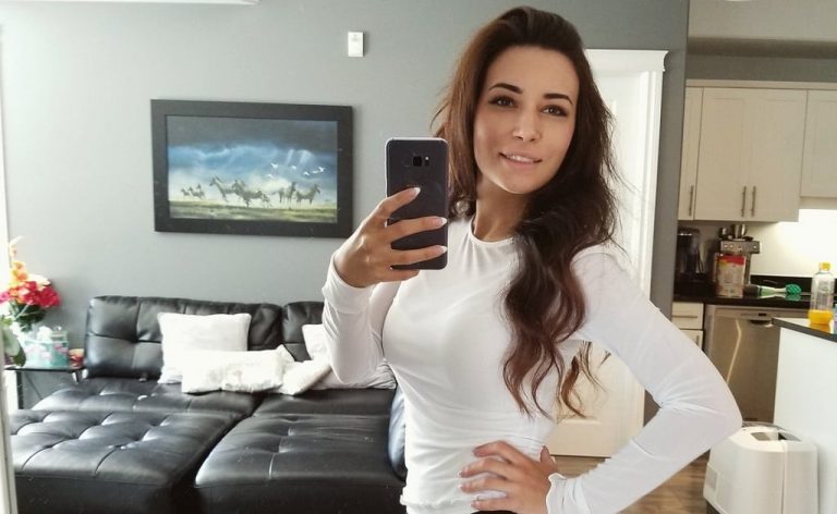 Who is Alinity Divine, Why is She Famous on Twitch, Reddit, Instagram ...