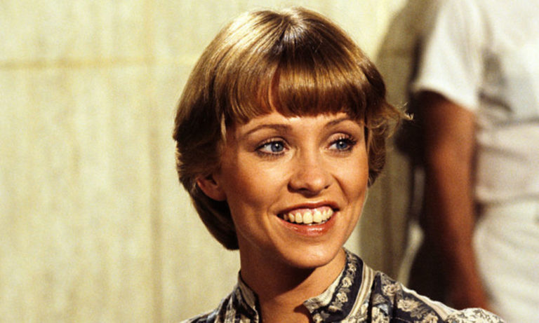 Lauren Tewes’s Age, Bio, Career, Net Worth - Networth Height Salary